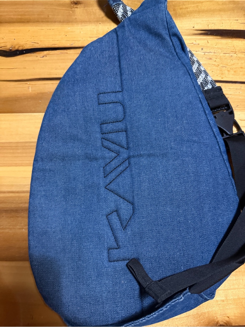 KAVU Women’s Blue Jean Sling Jacket - Picture 3 of 4